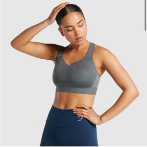 Gymshark Womens Sports Bra‎ Size Medium Lightweight High Support Impact Grey